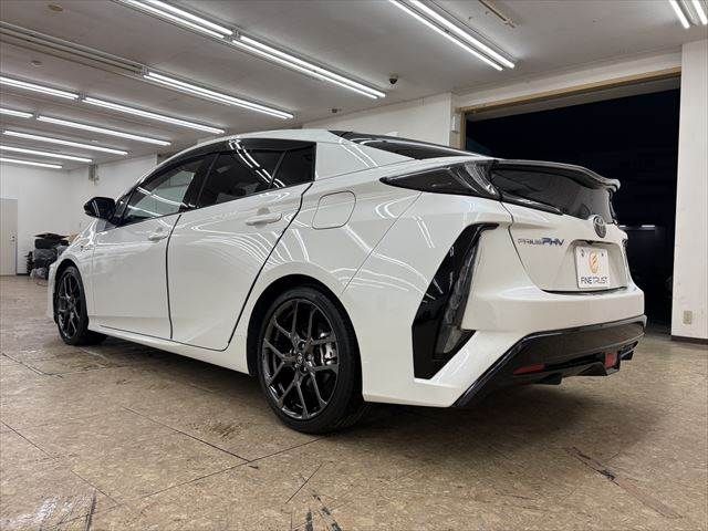 TOYOTA PRIUS PHV 2017
