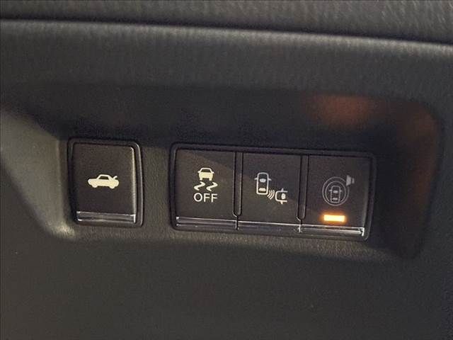 NISSAN FUGA HYBRID 2015