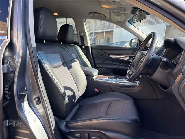 NISSAN FUGA HYBRID 2015