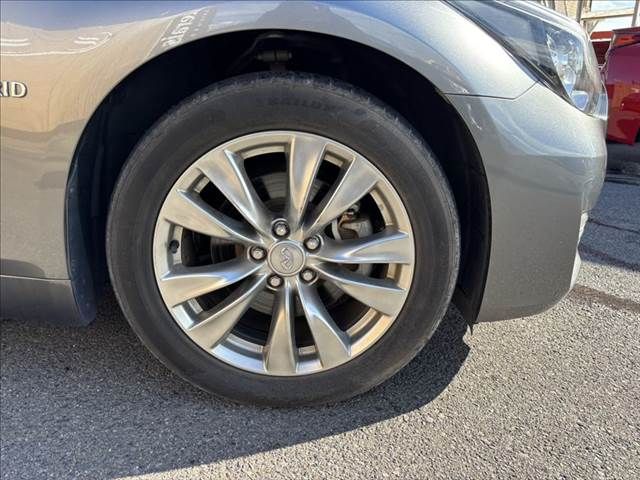 NISSAN FUGA HYBRID 2015