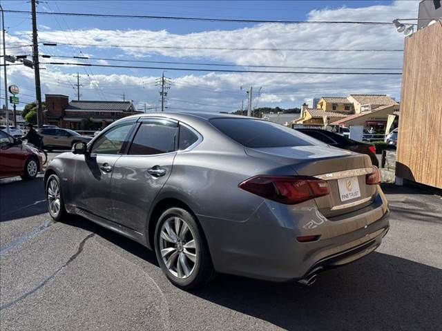 NISSAN FUGA HYBRID 2015