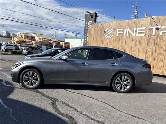 NISSAN FUGA HYBRID 2015