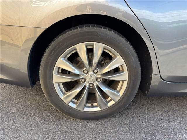 NISSAN FUGA HYBRID 2015