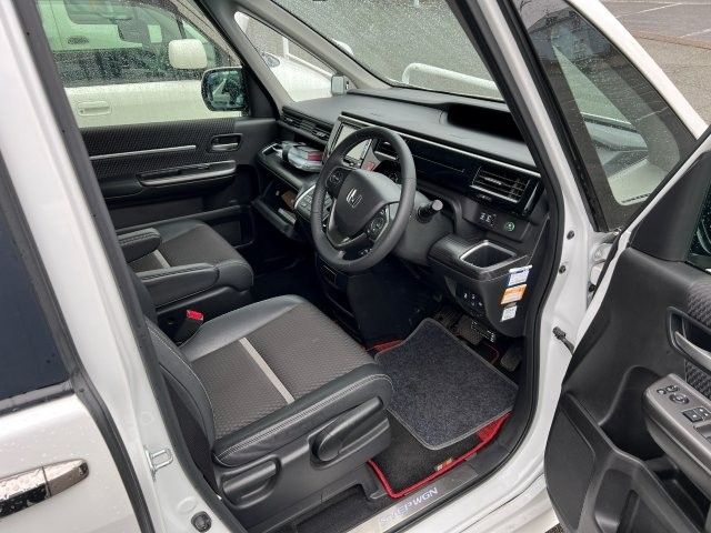 HONDA STEPWAGON SPADA 4WD 2015