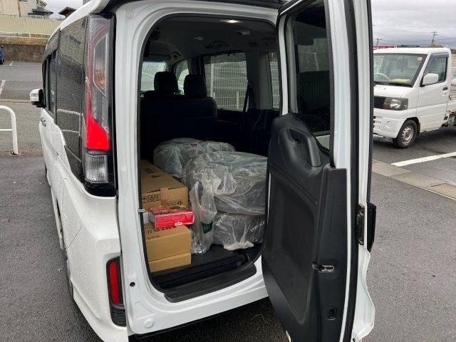 HONDA STEPWAGON SPADA 4WD 2015