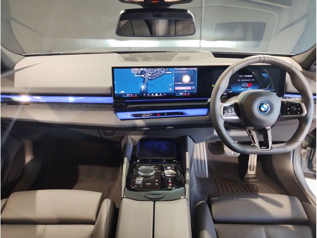 BMW BMW i5 touring 2024