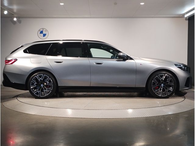 BMW BMW i5 touring 2024
