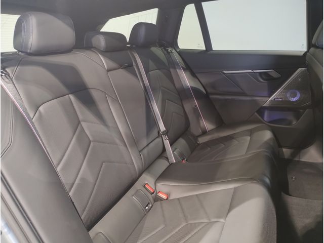 BMW BMW i5 touring 2024