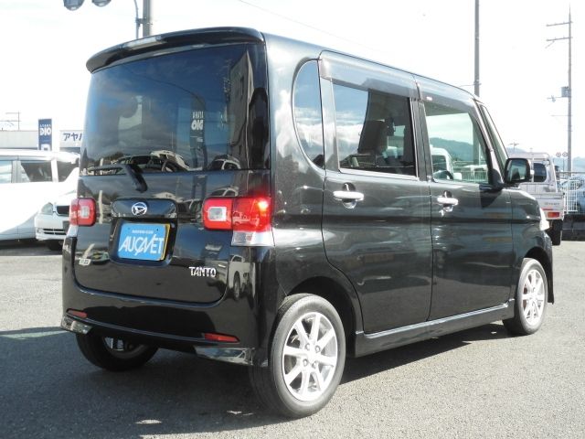 DAIHATSU TANTO 2012