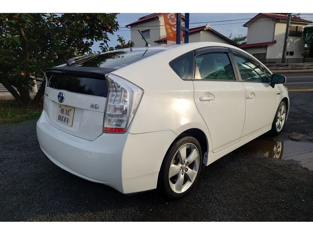 TOYOTA PRIUS 2010