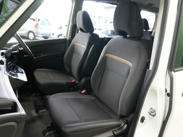 NISSAN SERENA  WG 2024