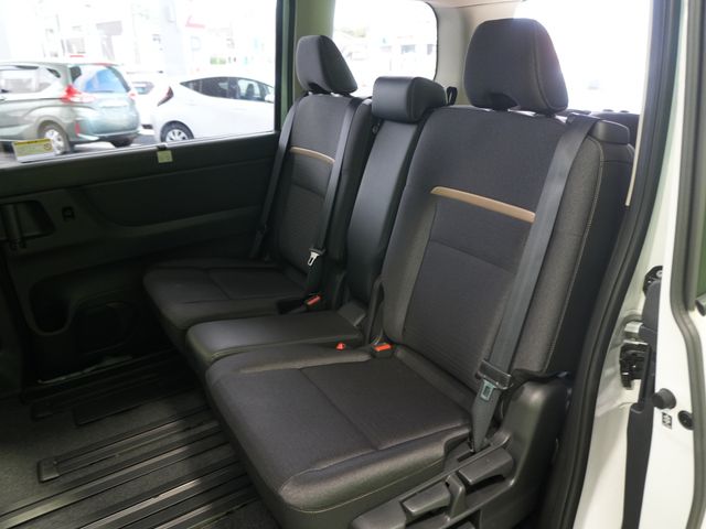 NISSAN SERENA  WG 2024