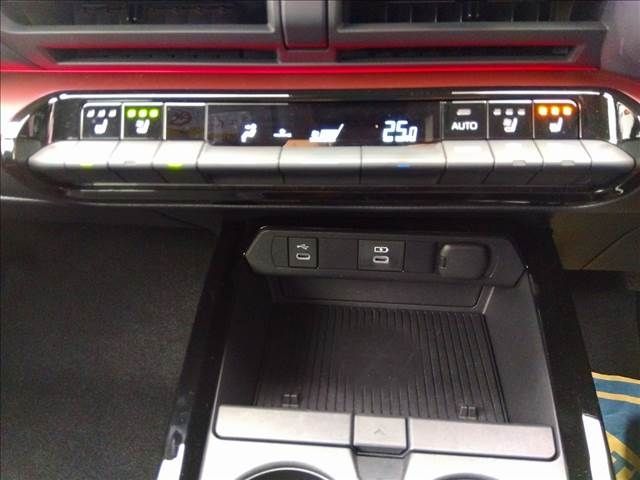 TOYOTA PRIUS 4WD 2023