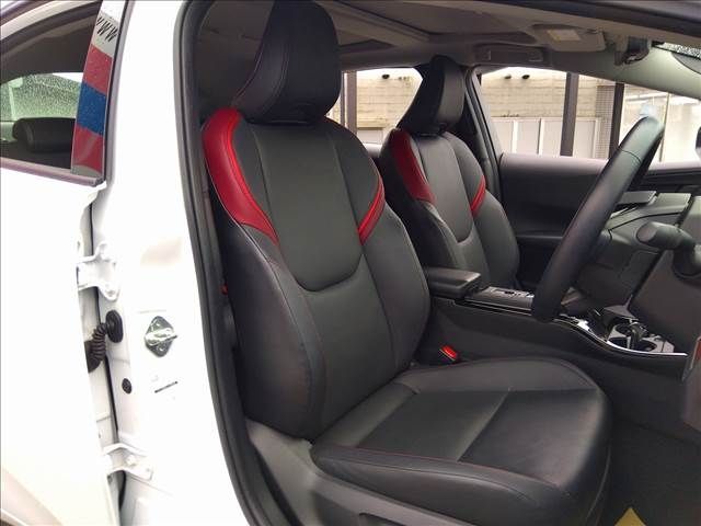 TOYOTA PRIUS 4WD 2023