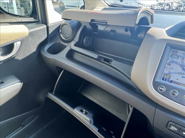 HONDA FIT SHUTTLE HYBRID 2012