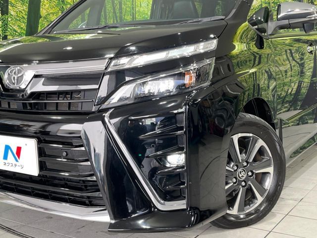 TOYOTA VOXY 4WD 2021