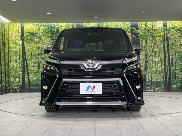 TOYOTA VOXY 4WD 2021