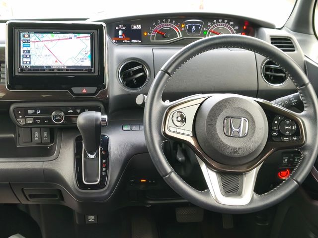 HONDA N BOX CUSTOM 2018