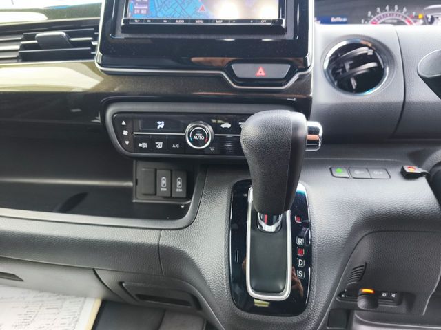 HONDA N BOX CUSTOM 2018