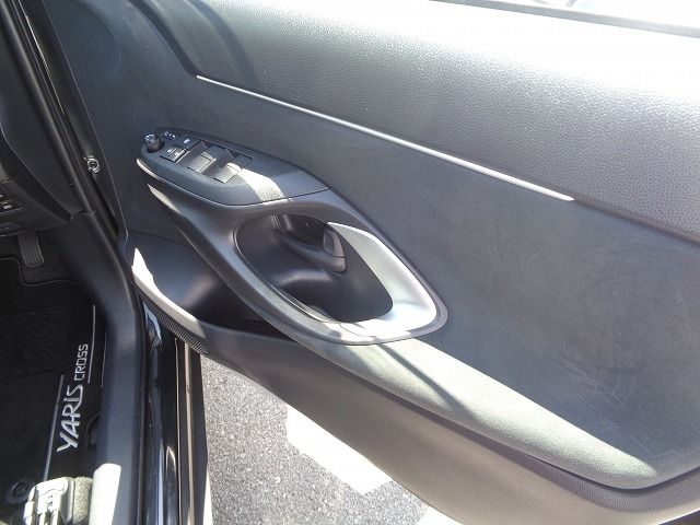 TOYOTA YARIS CROSS HYBRID 2024