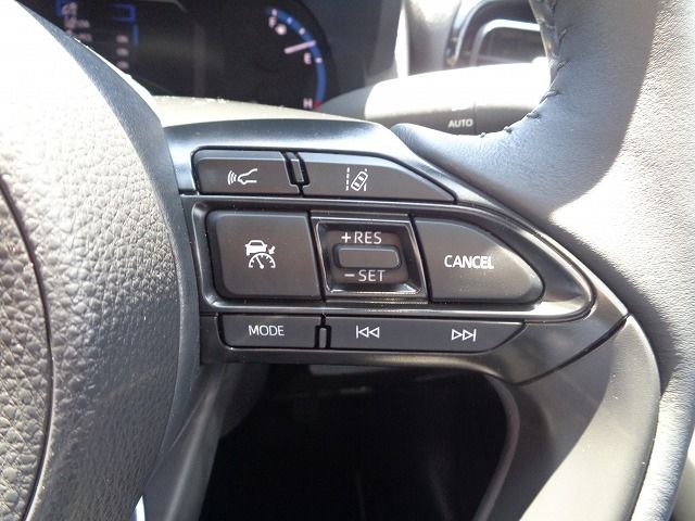 TOYOTA YARIS CROSS HYBRID 2024