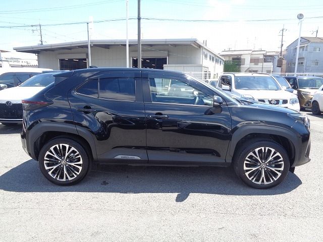 TOYOTA YARIS CROSS HYBRID 2024