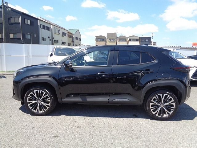 TOYOTA YARIS CROSS HYBRID 2024