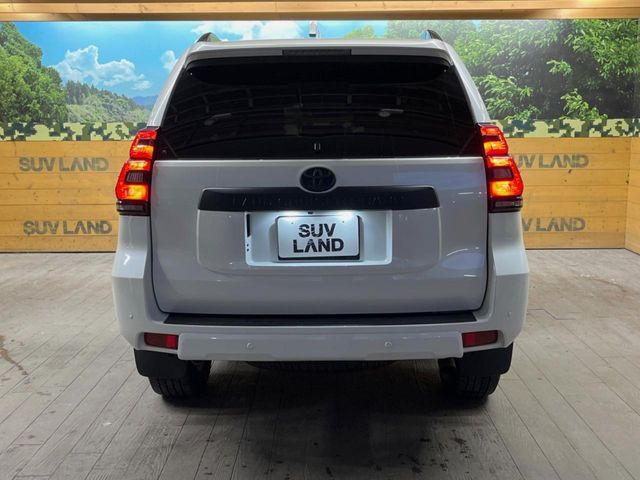 TOYOTA LANDCRUISER PRADO 2023