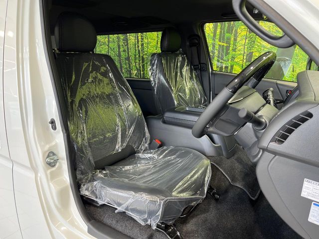 TOYOTA HIACE van 2WD 2025