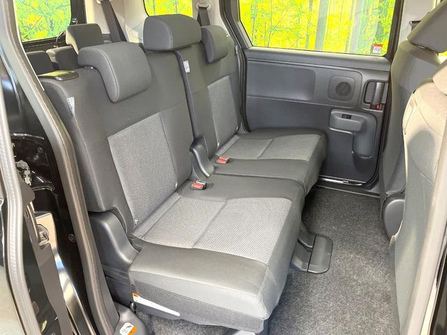 TOYOTA SIENTA HYBRID 2025