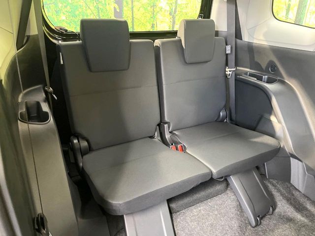 TOYOTA SIENTA HYBRID 2025