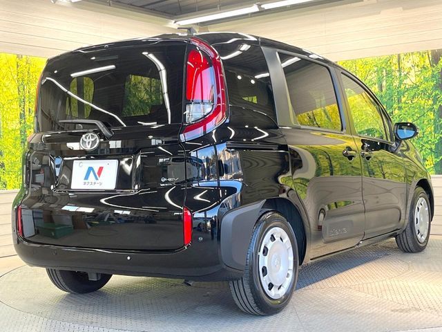 TOYOTA SIENTA HYBRID 2025