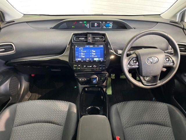 TOYOTA PRIUS 2018