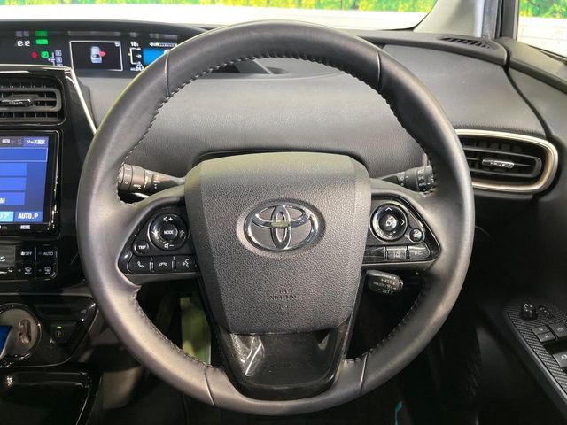 TOYOTA PRIUS 2018