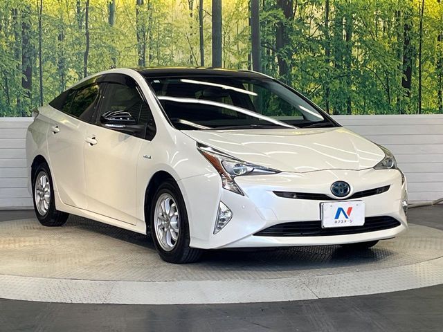 TOYOTA PRIUS 2018