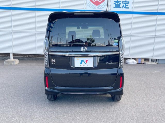 HONDA N BOX CUSTOM 2018