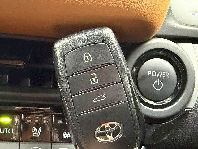 TOYOTA CROWN CROSSOVER 2023