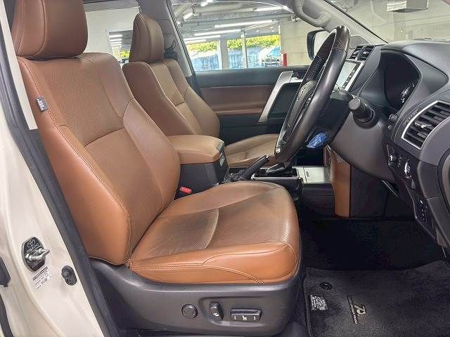 TOYOTA LANDCRUISER PRADO 2022