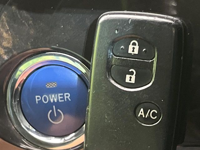 TOYOTA PRIUS PHV 2014