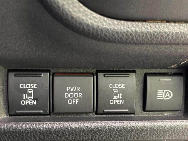 TOYOTA SIENTA HYBRID 2022