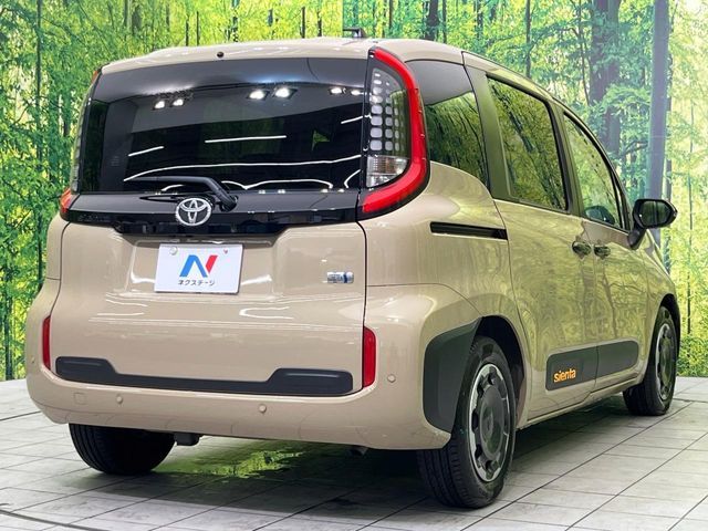 TOYOTA SIENTA HYBRID 2022