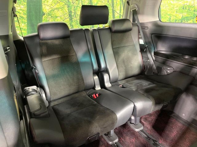 TOYOTA VELLFIRE 4WD 2013