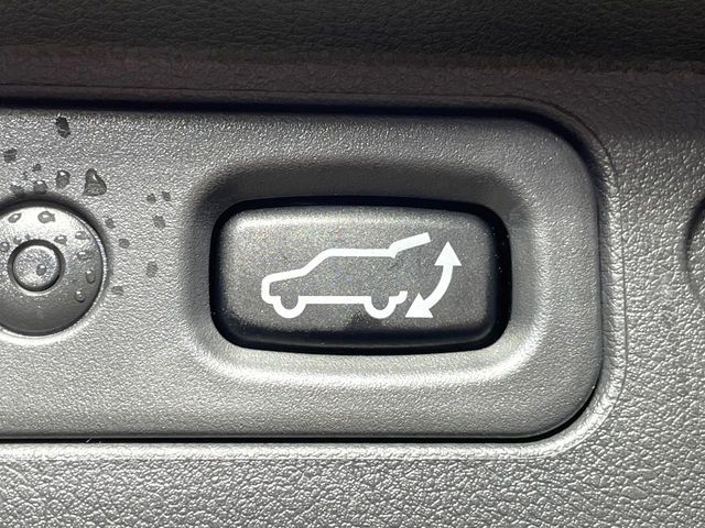 MITSUBISHI DELICA D:5 4WD 2023