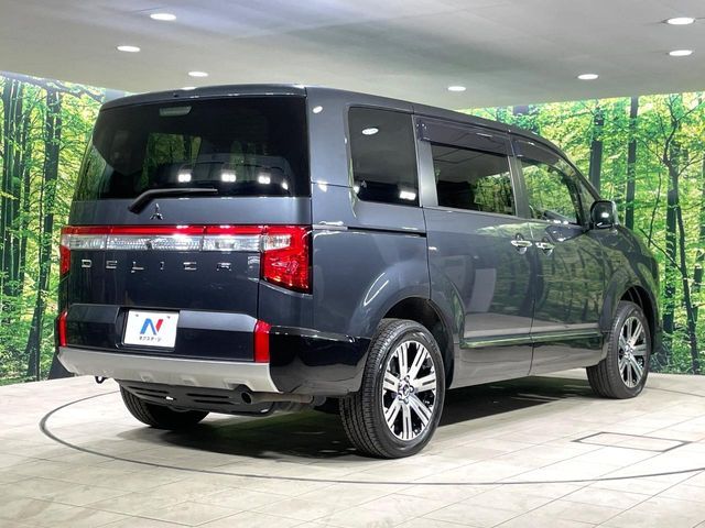 MITSUBISHI DELICA D:5 4WD 2023