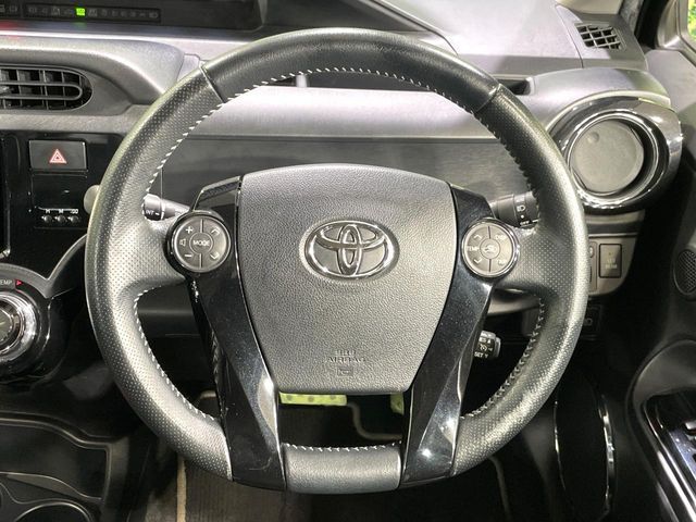 TOYOTA AQUA 2016