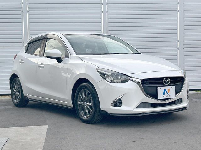 MAZDA DEMIO 2016