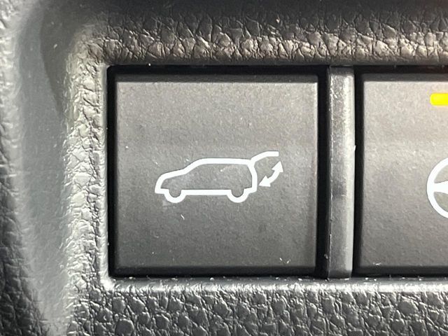 TOYOTA HARRIER HYBRID 2023