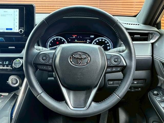 TOYOTA HARRIER 2WD 2024