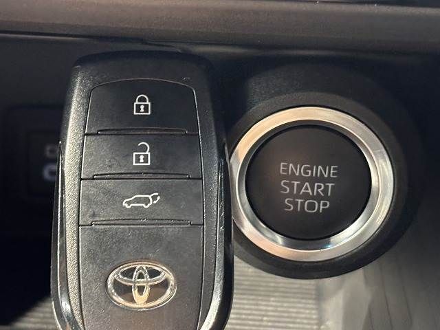 TOYOTA HARRIER 2WD 2024