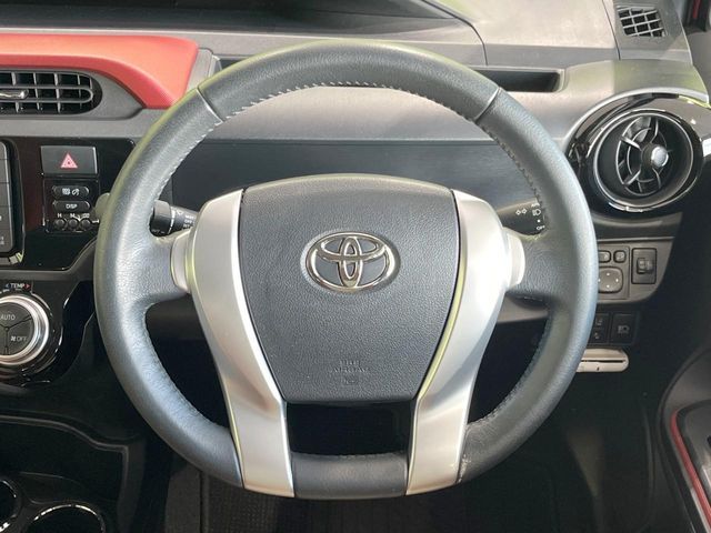 TOYOTA AQUA 2016